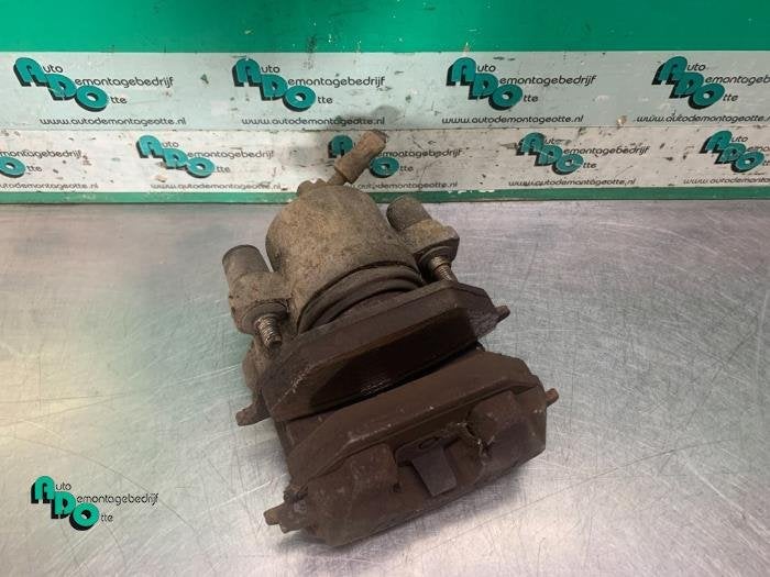 Etrier de frein (pince) avant droit d'un Audi A2 (A2 00-), Autos : Pièces & Accessoires, -, 3 mois de garantie, Audi, Utilisé