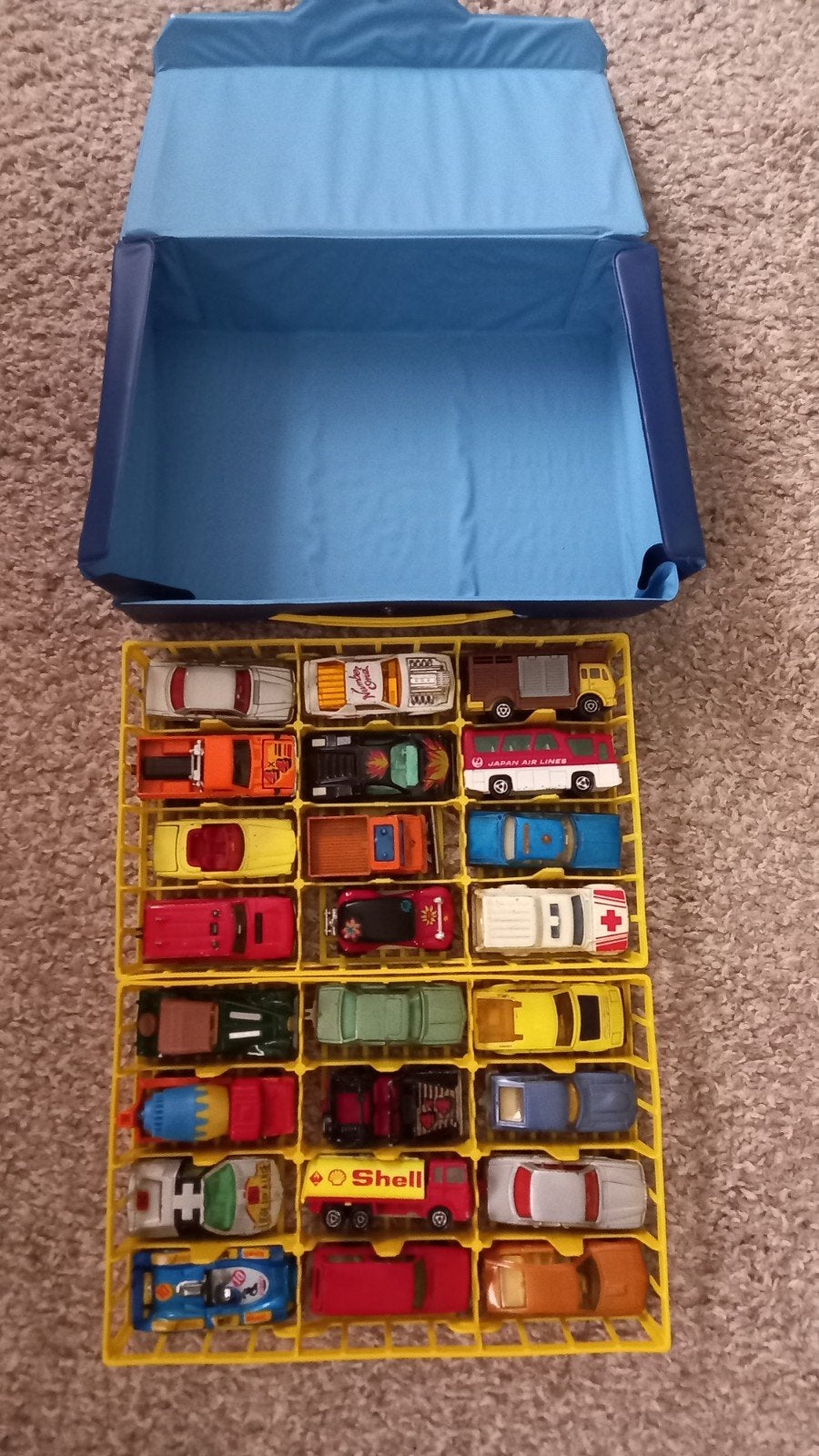 24 majorette in koffer, Ophalen of Verzenden, Auto
