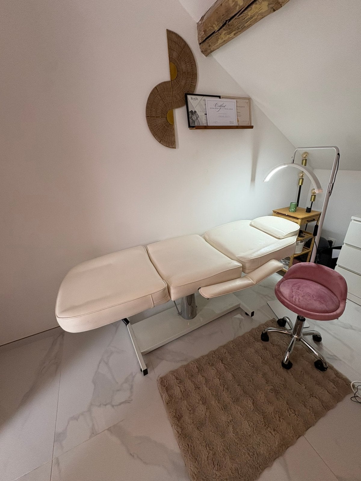 Table d’esthétique / Massage + tabouret + lampe lune, Bijoux, Sacs & Beauté, Enlèvement, Comme neuf
