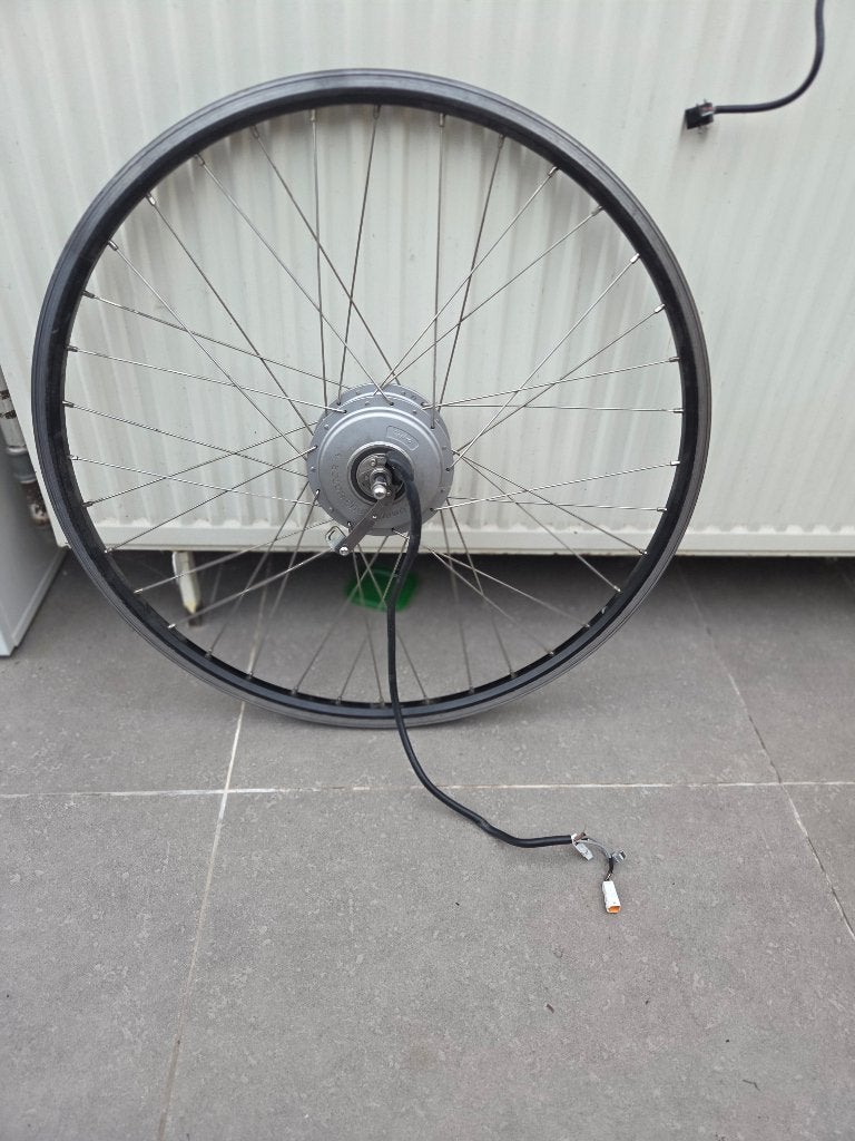 sanyo motor + bedrading voorwiel koga + batterij met lader, Gebruikt, Shimano/Koga, Ophalen of Verzenden, Aluminium
