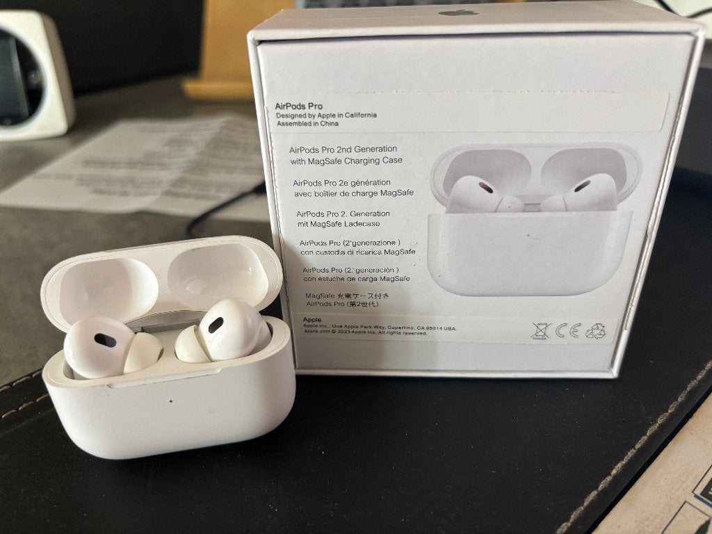 Airpods pro2 quasi neuf, Télécoms, Téléphonie mobile | Écouteurs, Enlèvement ou Envoi, Réduction active du bruit, Comme neuf, Apple