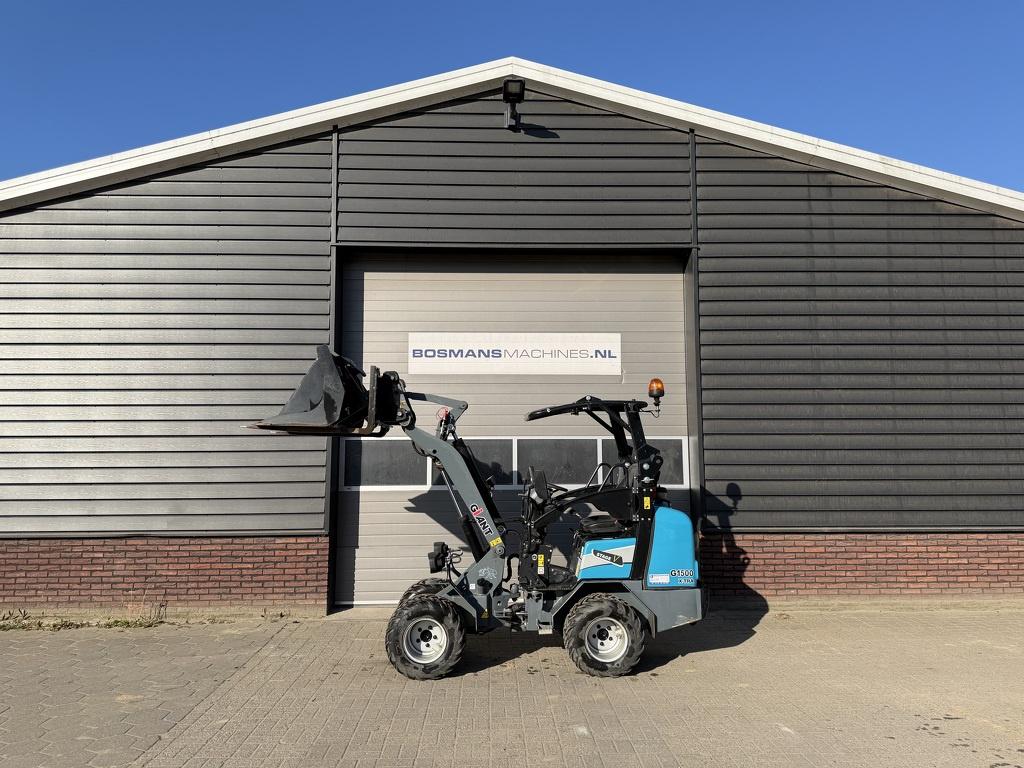 Giant G1500 X-TRA minishovel / kniklader 2024 430 uur, Zakelijke goederen, Machines en Bouw | Kranen en Graafmachines, Tobroco