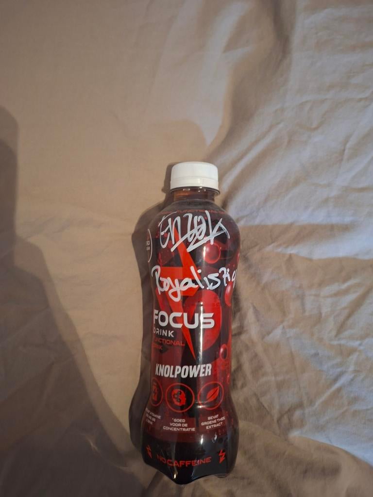 Focus drink flesje met handtekening royalistiq en enzo knol, Ophalen of Verzenden