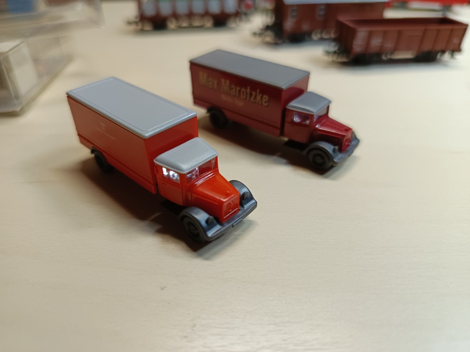 Twee Wiking-trucks op de N-schaal, Ophalen of Verzenden, Wagon, Roco