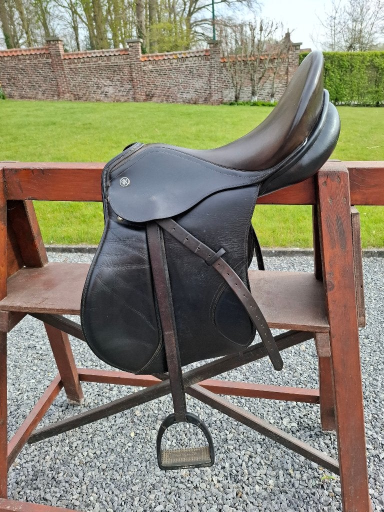 Allround zadel 17"/MW - Complete set, Ophalen, Gebruikt, Inclusief stijgbeugels, M (17 inch)