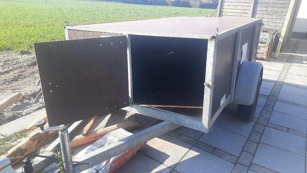 GROTE AANHANGWAGEN, Enlèvement