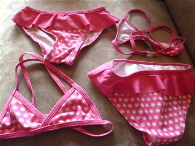 roze bikini met bloemetjes maat 98 - 104, Kinderen en Baby's, Kinderkleding | Kinder-zwemkleding, Maat 98, Bikiniset, Meisje, Ophalen of Verzenden