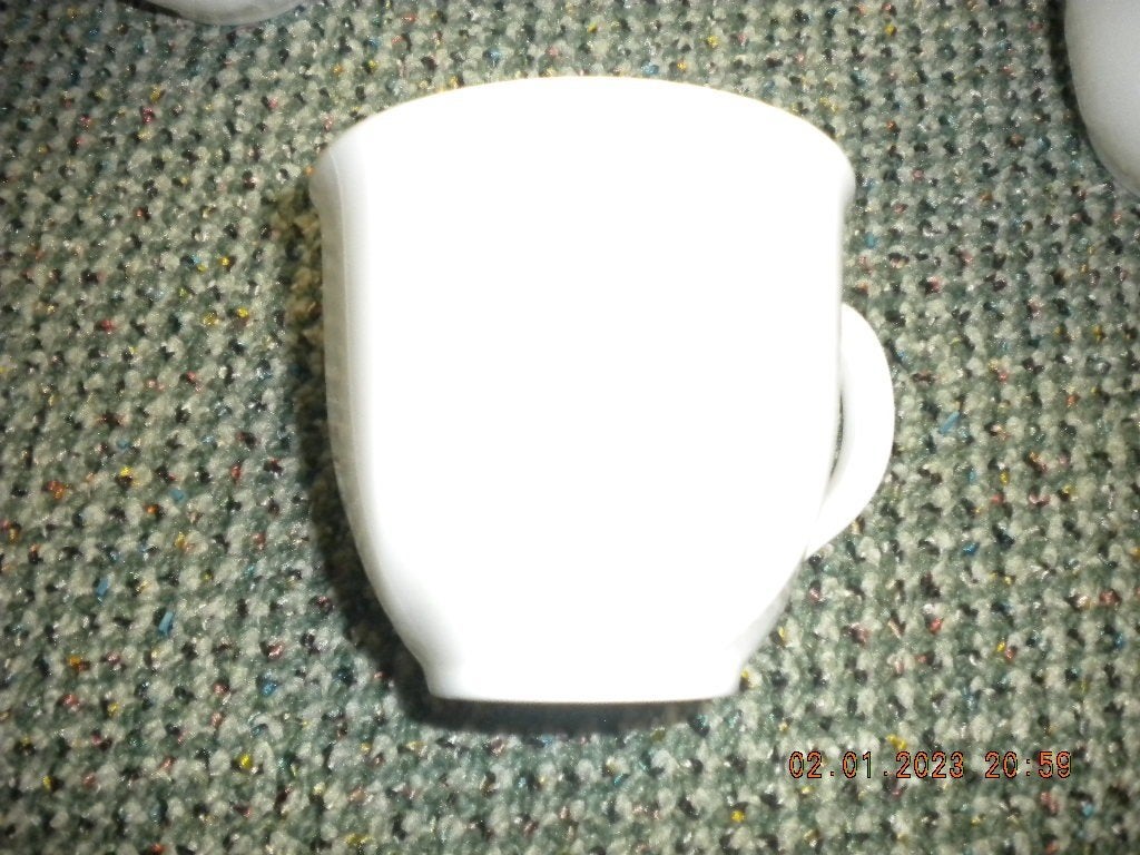 Gegolfd wit servies, Ophalen, Kop(pen) en/of Schotel(s)