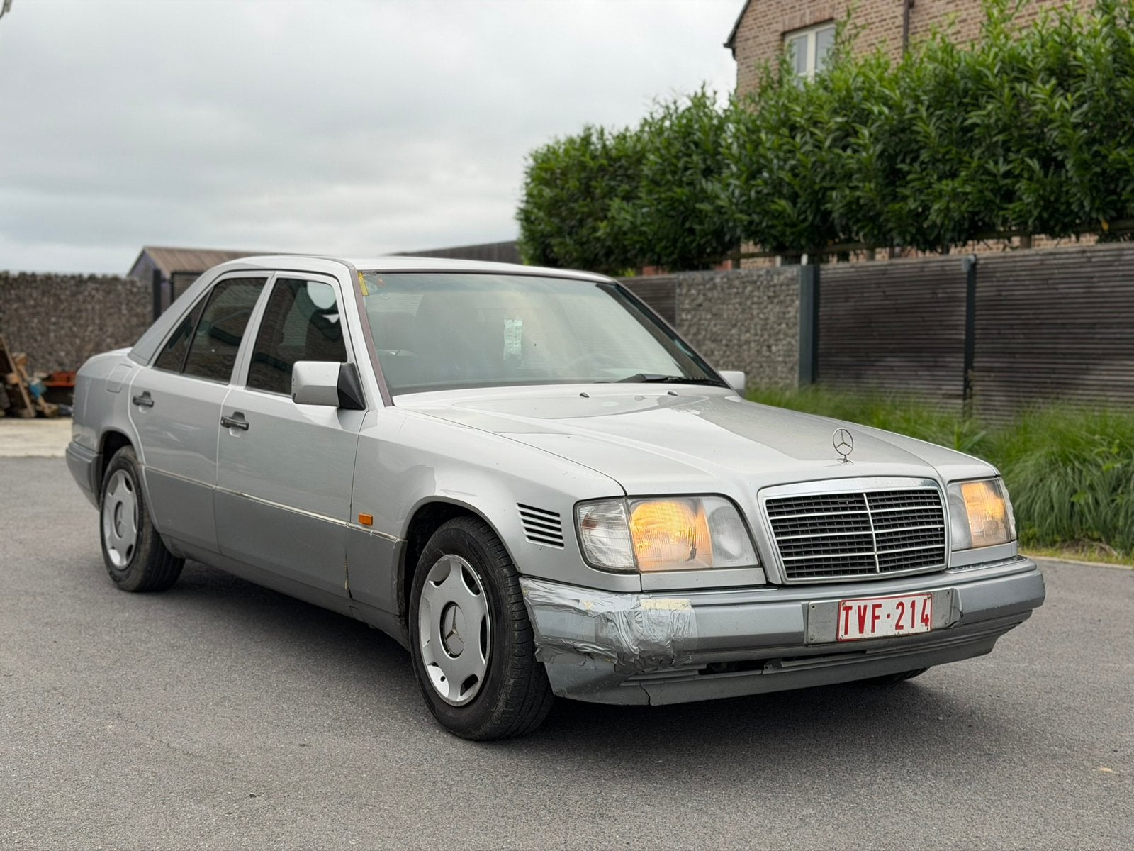 Mercedes E250 Diesel Oltimer, Autos, Euro 2, Argent ou Gris, Achat, USB