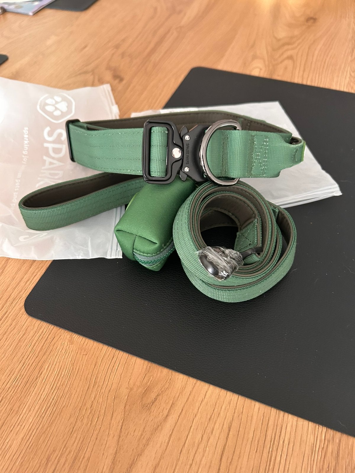 Halsband en passende leiband hond sparkpaws, Ophalen of Verzenden, Zo goed als nieuw