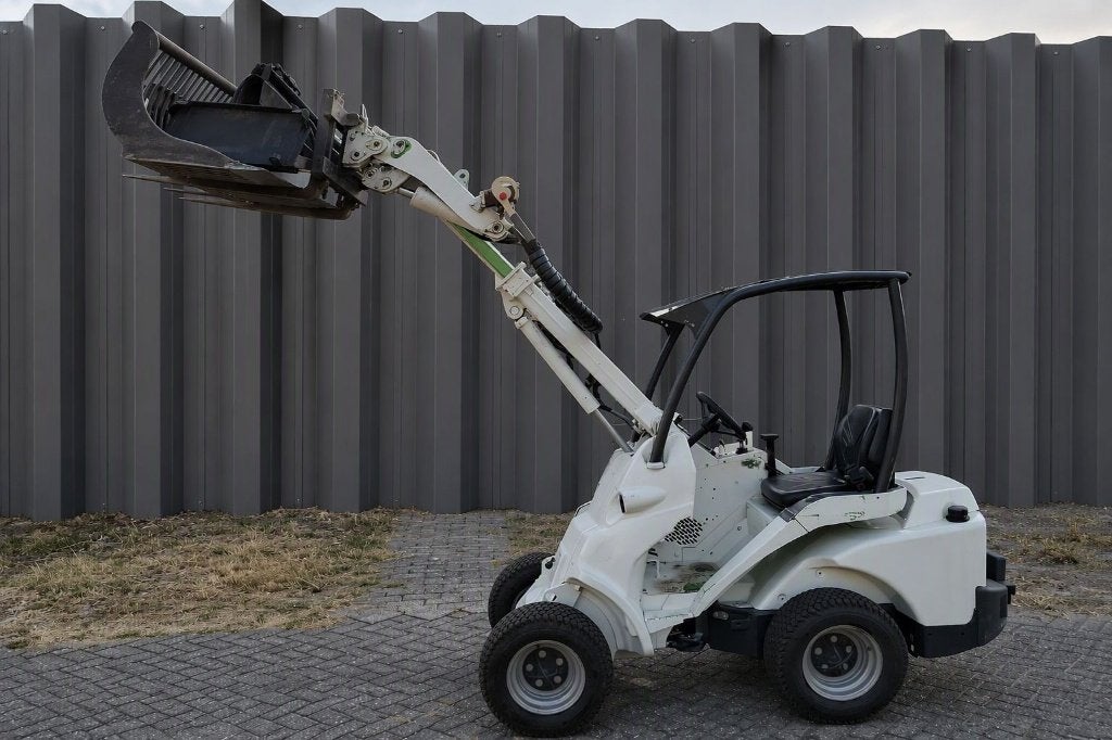 Avant 523 gebruikte loader | mini shovel, Zakelijke goederen, Machines en Bouw | Kranen en Graafmachines, Ophalen of Verzenden
