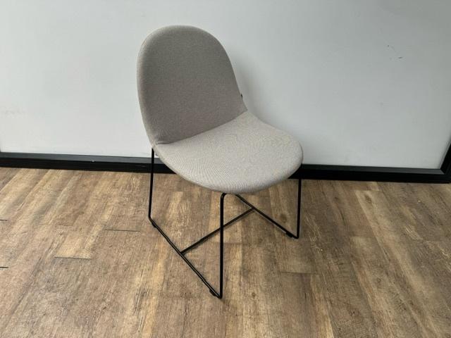 Licht grijze B&T design stoel, Ophalen, Zwart
