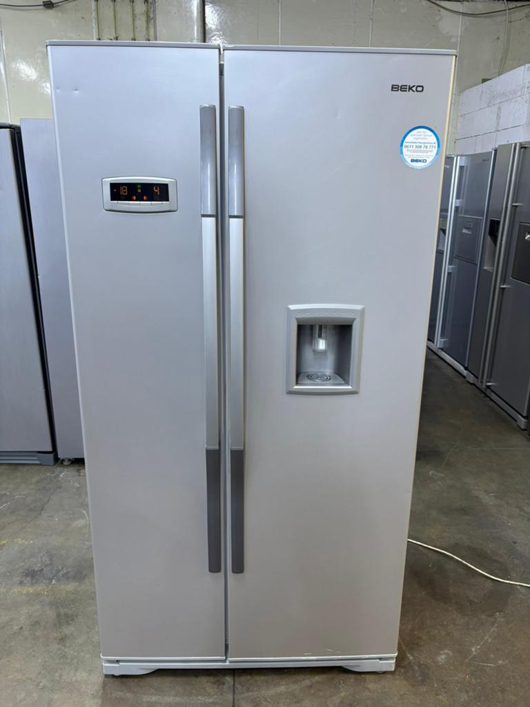 Amerikaanse Koelkast Beko A+ met GARANTIE, Elektronische apparatuur, Koelkasten en IJskasten, Ophalen, Zo goed als nieuw