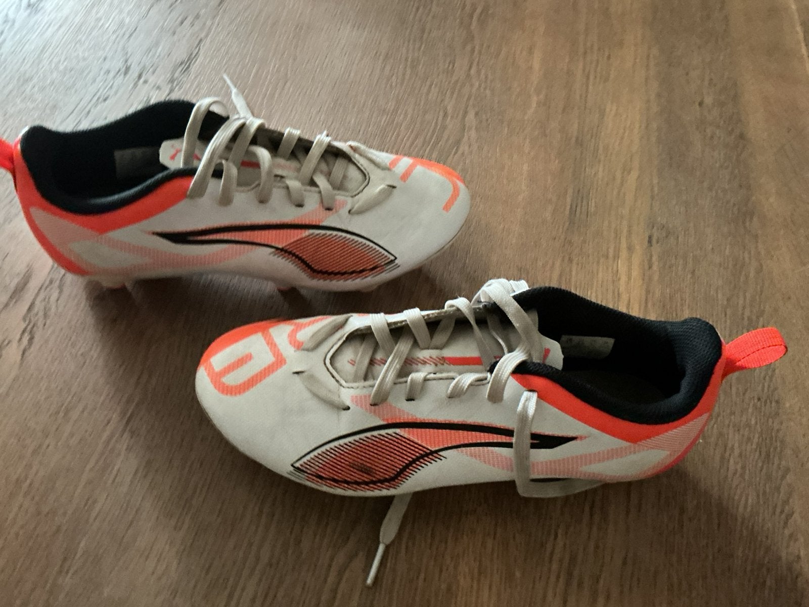 Puma  voetbalschoenen, Sport en Fitness, Ophalen of Verzenden, Zo goed als nieuw, Schoenen