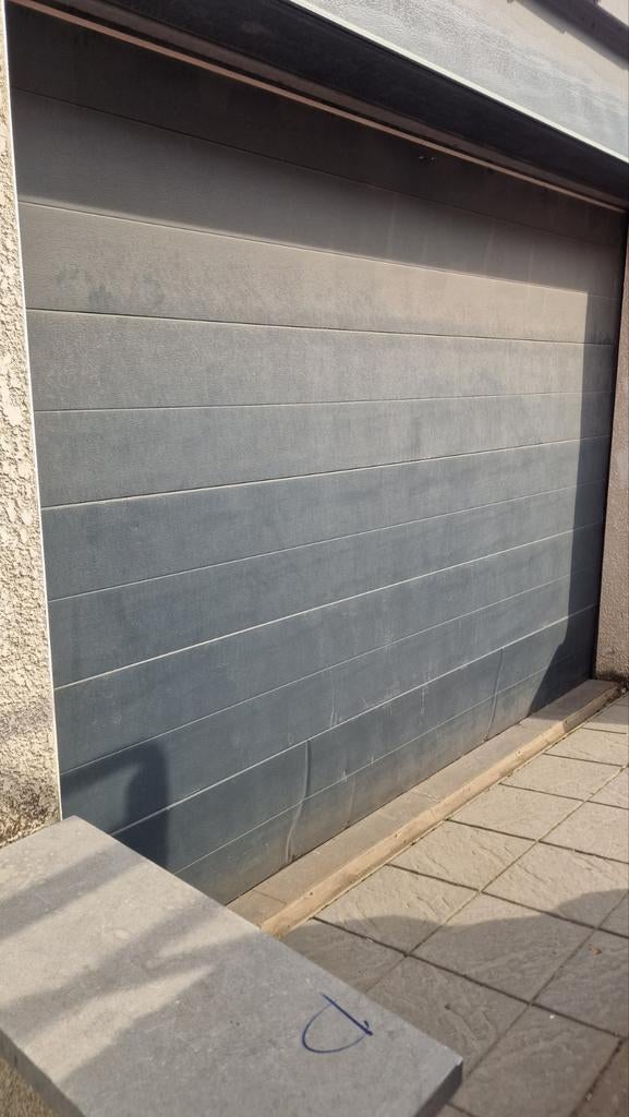 PORTE GARAGE AVEC NOUVEAU MOTEUR MARENTEC 3 TÉLÉCOMMANDE DE