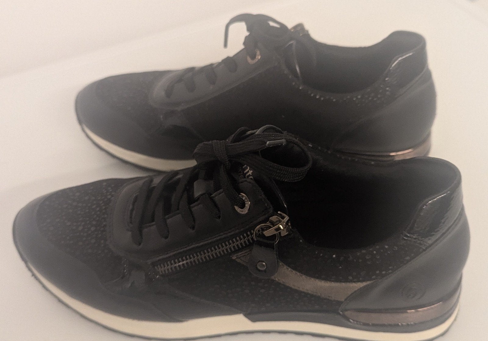 Sneakers zwart Remonte, Ophalen of Verzenden, Zwart