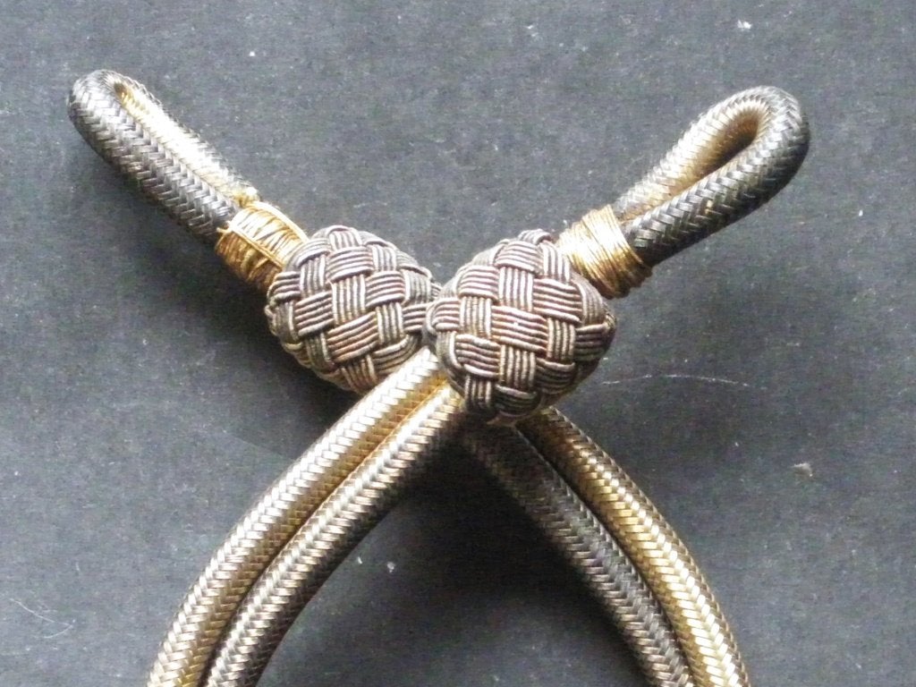 Jugulaire en cannetille dorée pour képis, Pontus belges, Envoi, Armée de terre, Emblème ou Badge