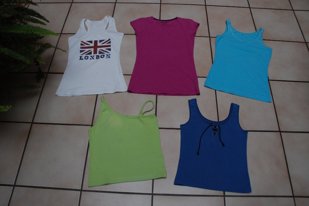 Tops T-shirts dames - meisje T36 of S Zeer goede staat €1, Kleding | Dames, Topjes, Overige kleuren, Diverses marques, Ophalen of Verzenden