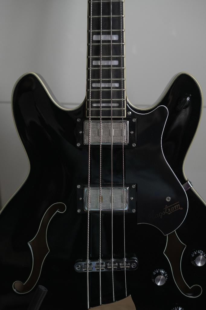 HAGSTROM Viking Basse + caisse, Musique & Instruments, Enlèvement, Utilisé, Semi-acoustique