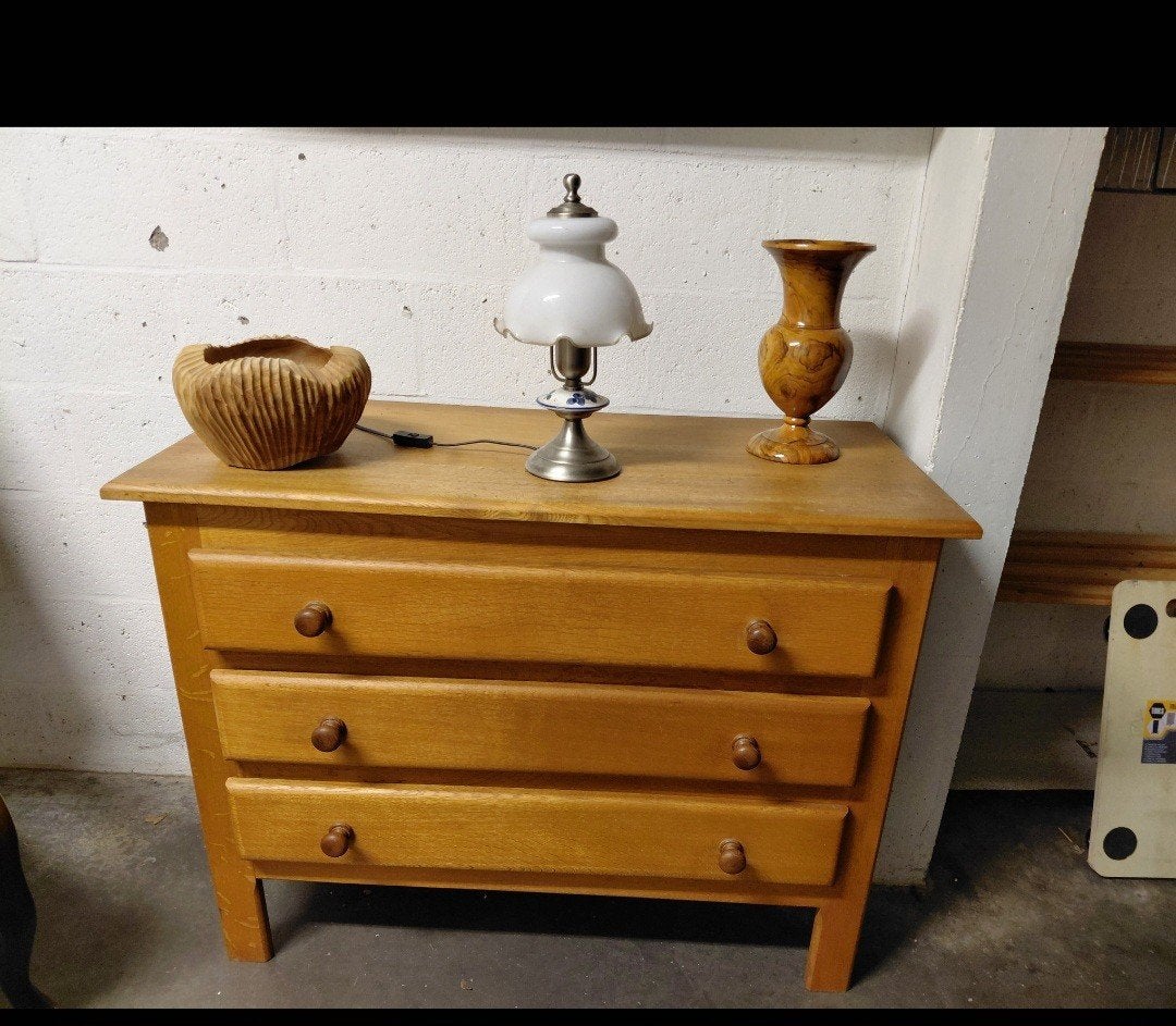 Commode 107 x 49 x 82 cm
hauteur.
l'intérieur du tiroir, Maison & Meubles, Enlèvement