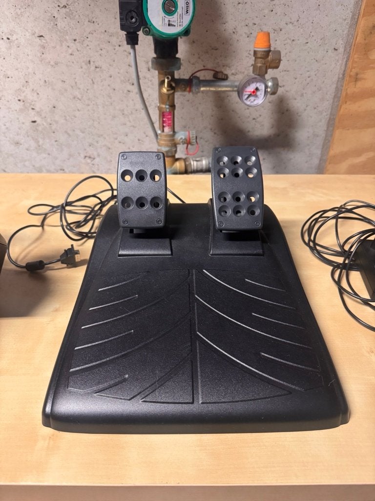 Logitech Driving Force Pro racestuur met pedalen PS2, Enlèvement ou Envoi, Utilisé, Volant ou Pédales, PlayStation 2