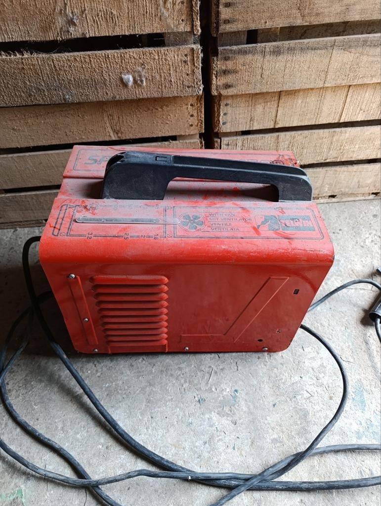 Machine à souder Telwin, Bricolage & Construction, Outillage | Soudeuses, Enlèvement
