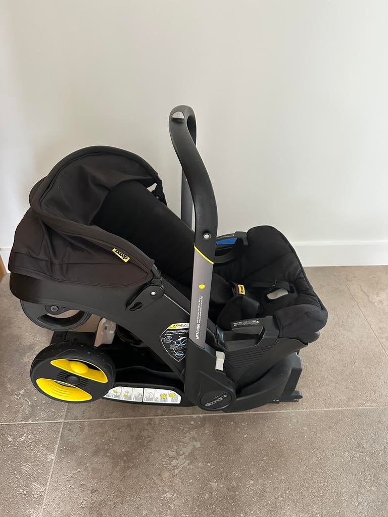 Doona car seat en buggy in 1, Ophalen, Zo goed als nieuw