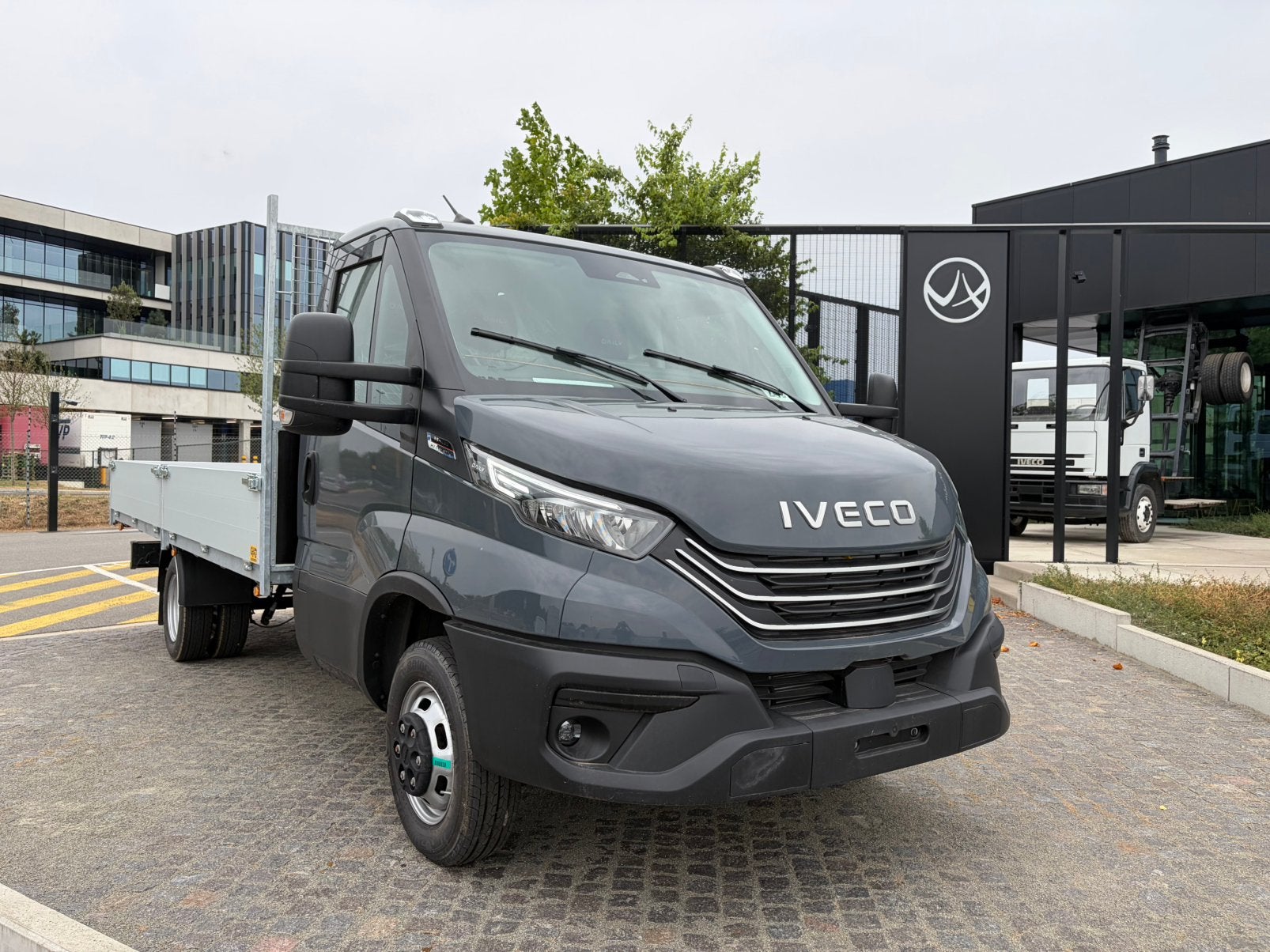 Iveco Daily open laadbak Automaat vanaf 660 € ex btw., Auto's, Bestelwagens en Lichte vracht, Particulier, Cruise Control, Iveco