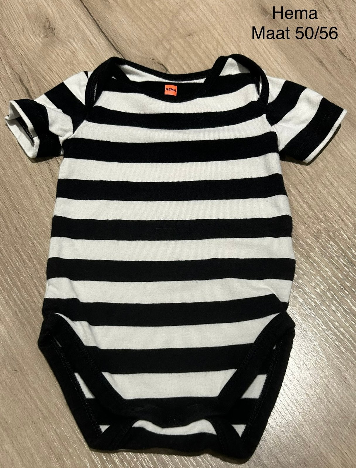 Romper met korte mouwen (Hema, maat 50/56), Enfants & Bébés, Vêtements de bébé | Taille 50, Enlèvement ou Envoi, Comme neuf