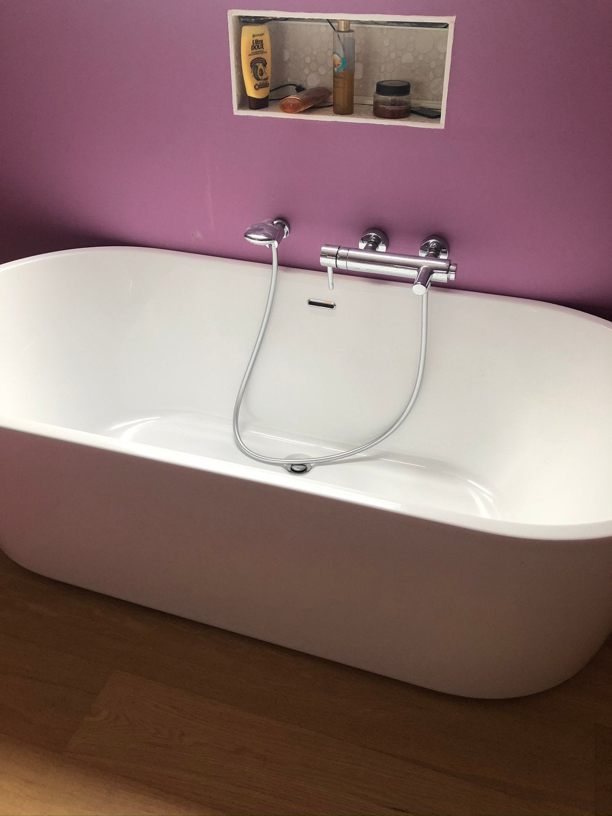 Witte vrijstaande badkuip, Huis en Inrichting, Badkamer | Complete badkamers, Ophalen, Gebruikt