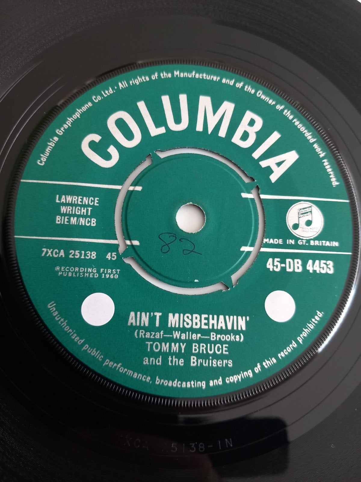 TOMMY BRUCE. AIN'T MISBEHAVIN. POP-CORN ROCK UK 45T, Enlèvement ou Envoi, Pop