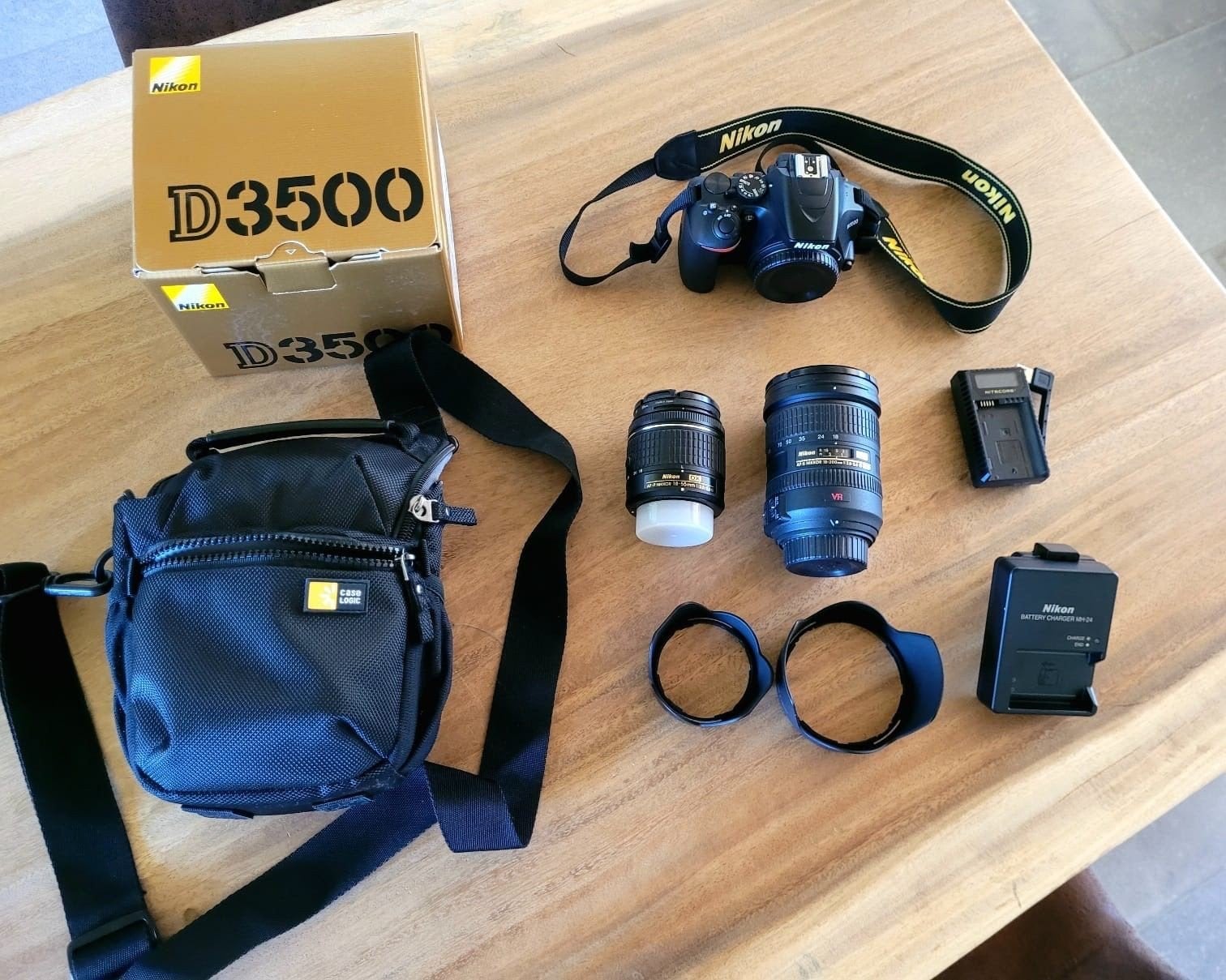 Nikon D3500 + AF-P 18-55 + AF-S 18-200 + accessoires, Enlèvement ou Envoi, Nikon