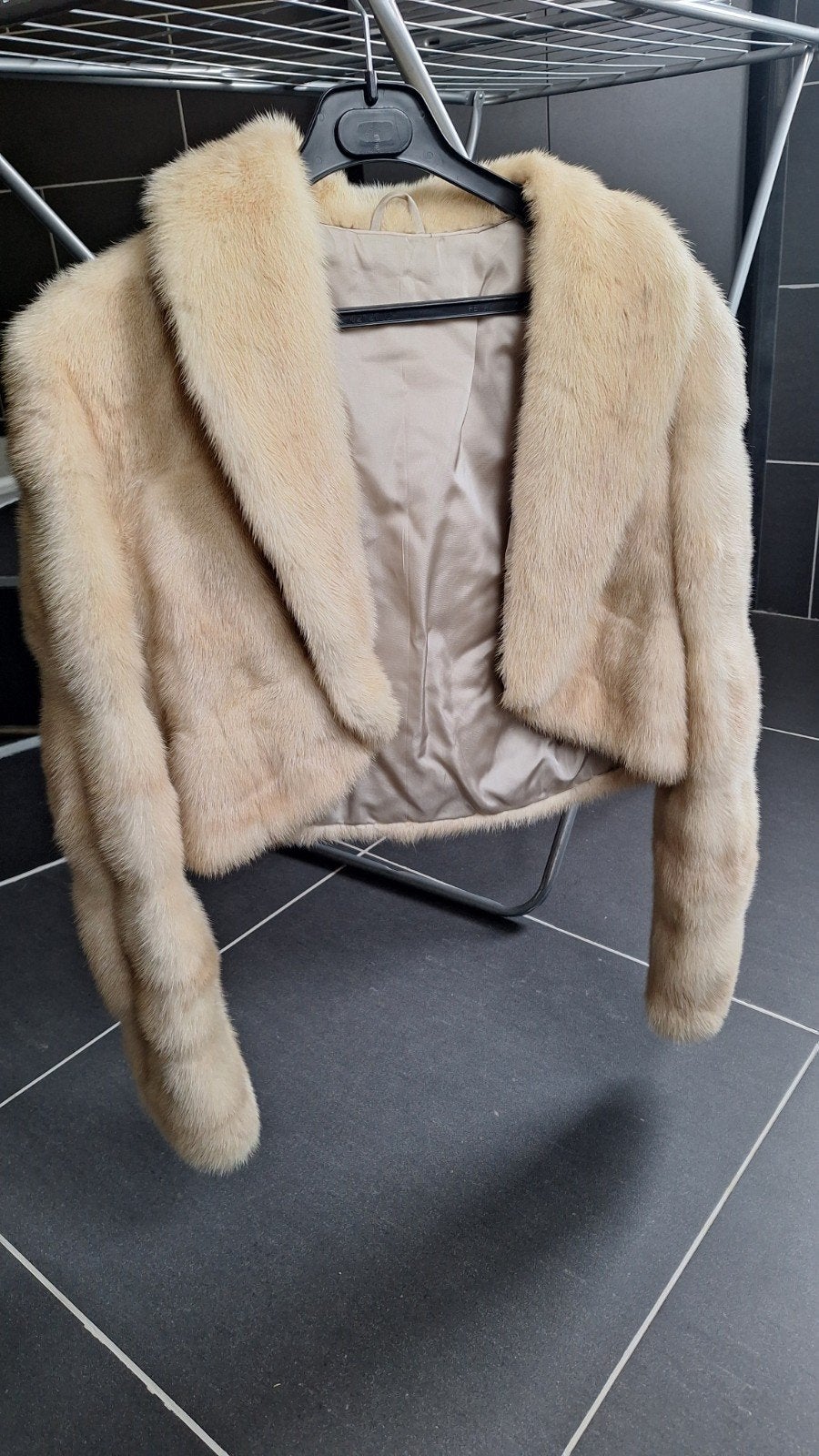 korte bontjas maat s/m, Kleding | Dames, Jassen | Winter, Ophalen of Verzenden, Zo goed als nieuw, Maat 38/40 (M), Beige