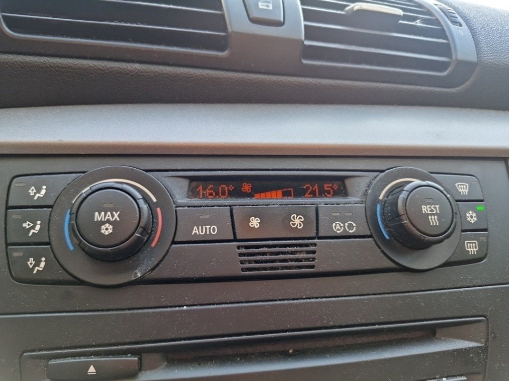 BEDIENINGSPANEEL VERWARMING BMW 1 serie (E87 / 87N), Gebruikt, BMW, Petuelring 130
80809  München, DE, Bayerische Motoren Werke AG