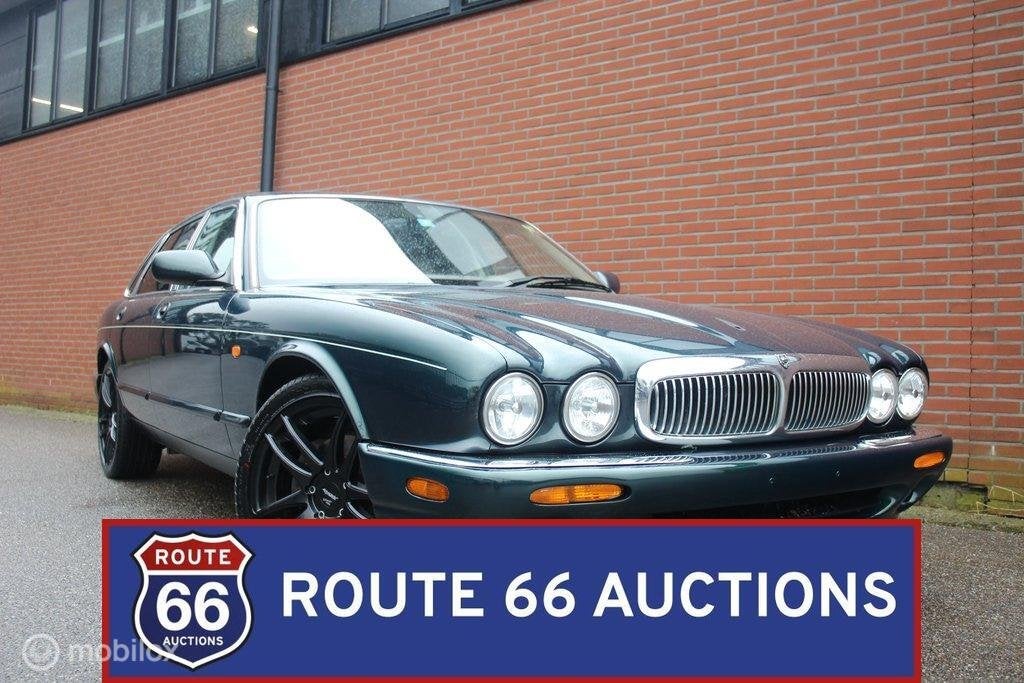 Jaguar XJ8 4.0 | 2000 | Route 66 Auctions, Auto's, Zwart, Bedrijf, Handgeschakeld, Overige carrosserie