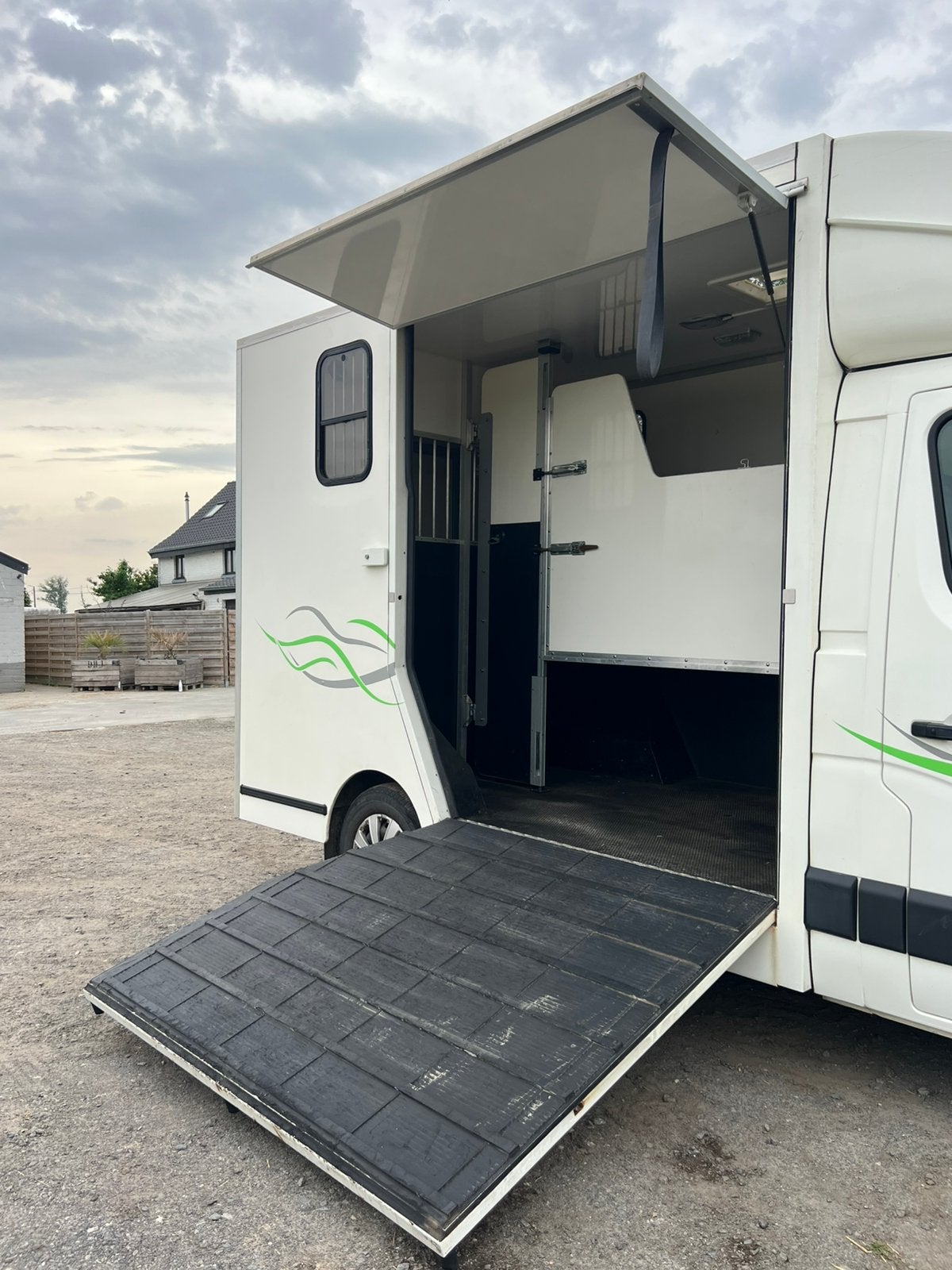 Camionnette Renault de 2013 (cabine chevaux de 2021!), Enlèvement, Utilisé