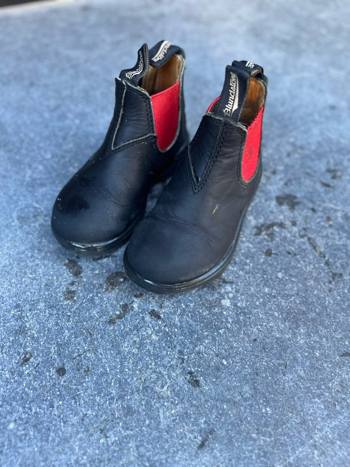 Blundstone laarzen zwart/rood, Jongen of Meisje, Ophalen of Verzenden, Laarzen, Zo goed als nieuw