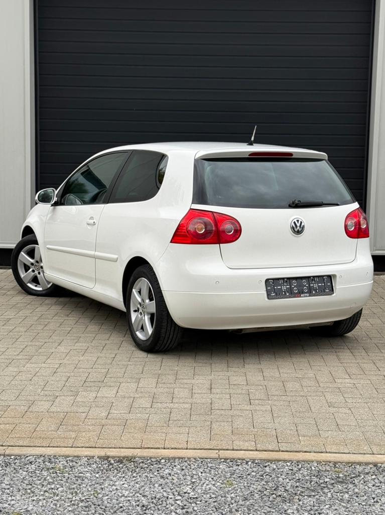 Volkswagen Golf 5 1.6 Essence Édition UNITED, Achat, Entreprise, Boîte manuelle, Golf