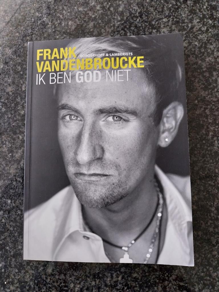 Boek Frank Vandenbroucke, Ophalen