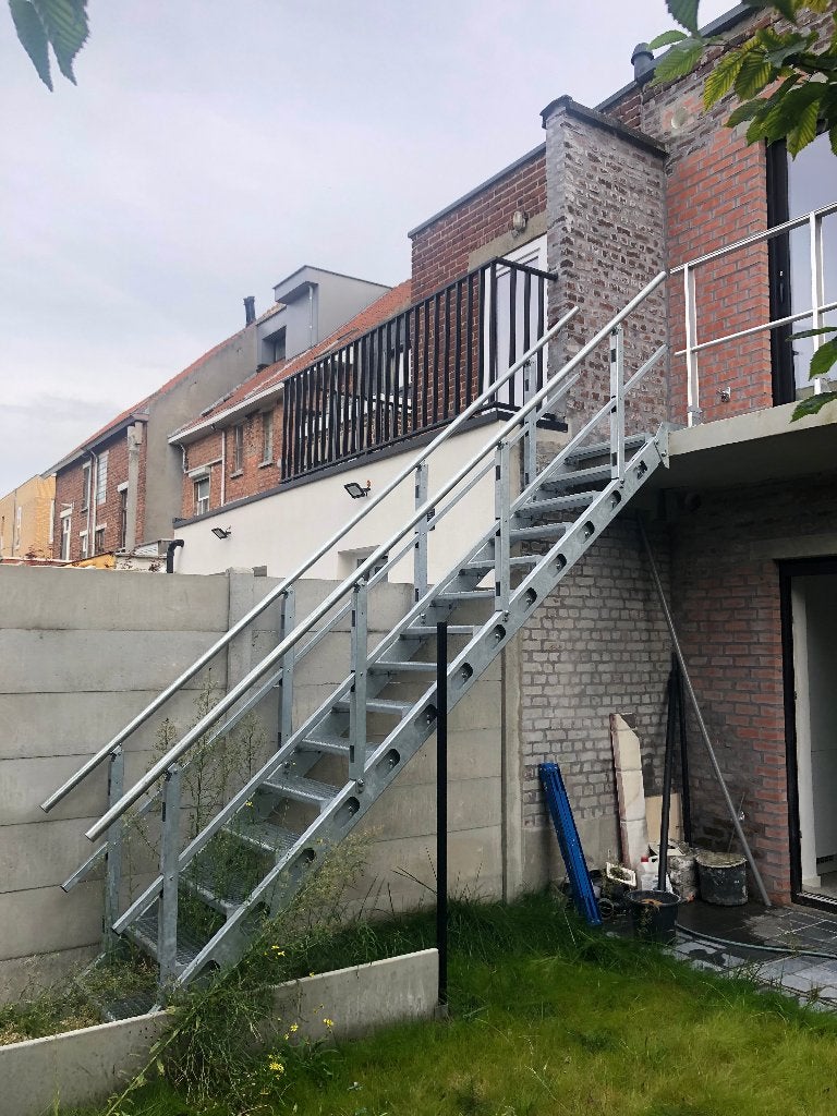 Buitentrap, Doe-het-zelf en Bouw, Ophalen, Zo goed als nieuw, Trap, 2 tot 4 meter