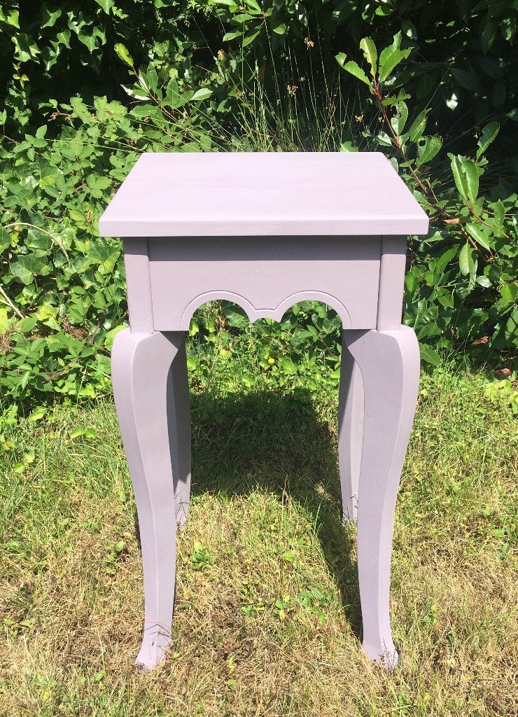 schattig hoog tafeltje - bijzettafel - Franse stijl, Kinderen en Baby's, Kinderkamer | Tafels en Stoelen, Ophalen, Zo goed als nieuw