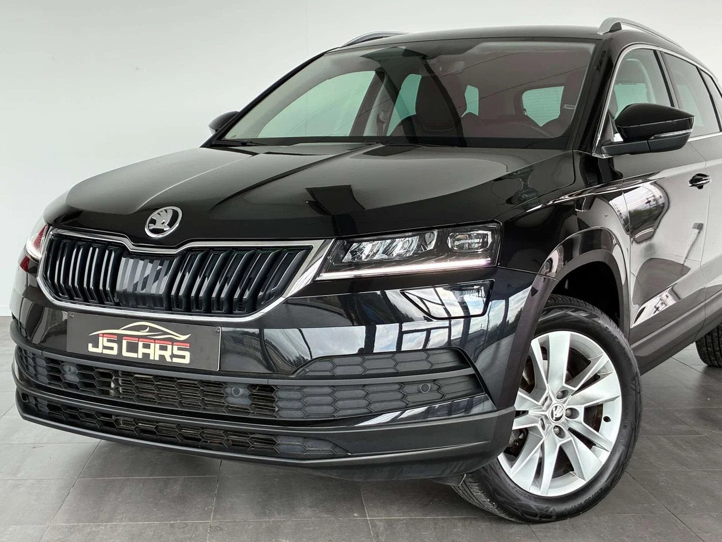 Skoda Karoq 1.5 TSi DSG 1ERPRO-COCKPIT-CARPLAY-CAMERA-GPS-JA, Autos, Achat, Entreprise, Noir, 5 places