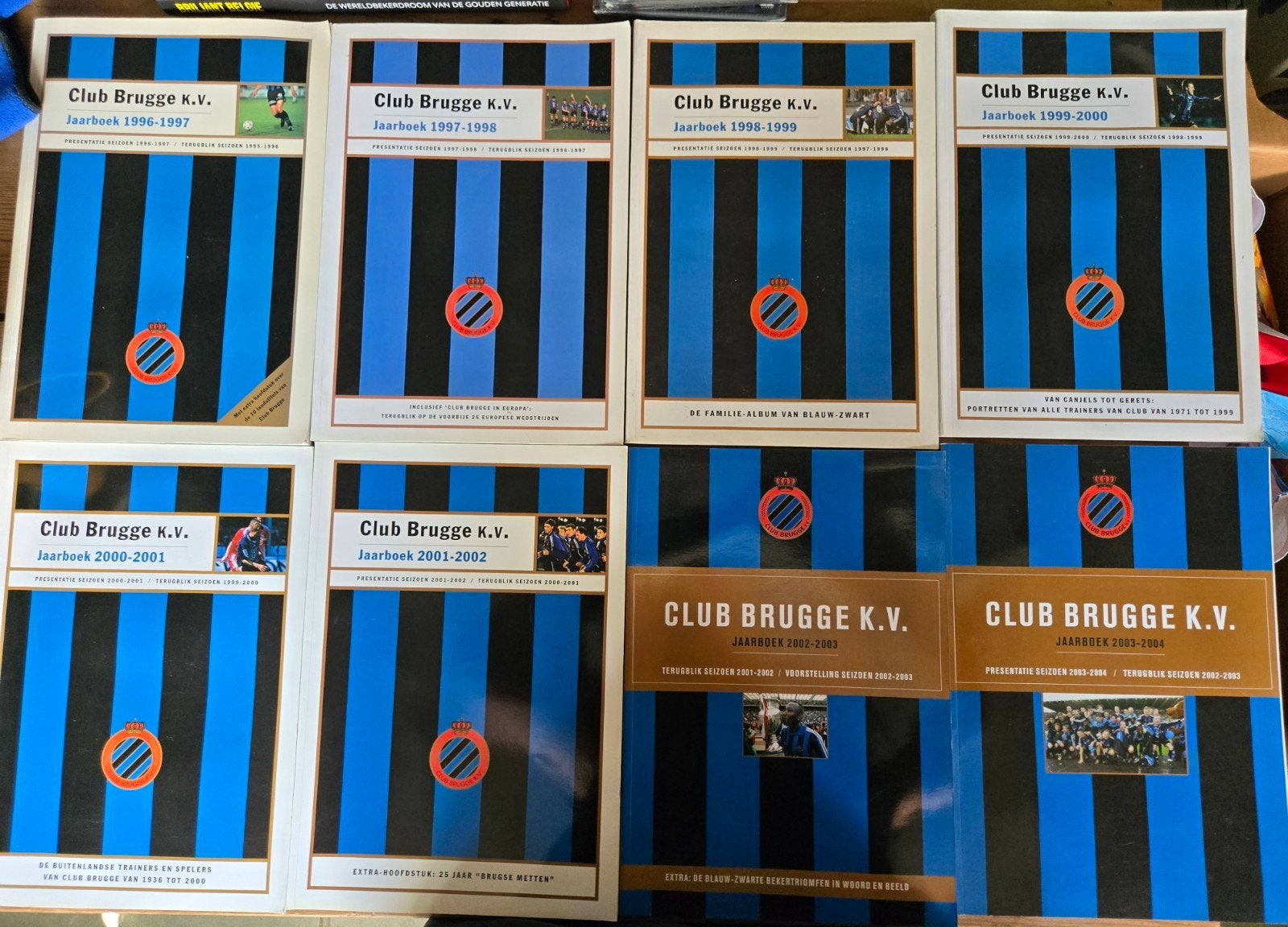 Club Brugge jaarboeken, Verzamelen, Ophalen