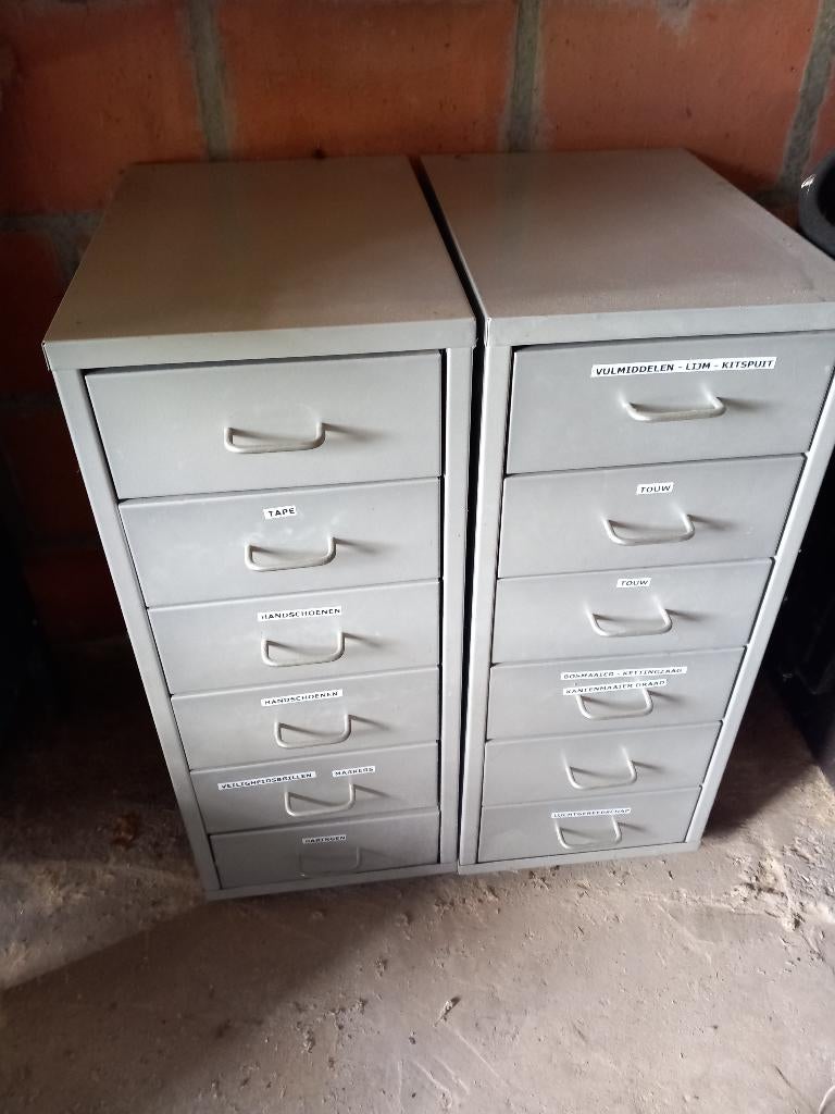 metalen opbergkastjes, Ophalen, Zo goed als nieuw