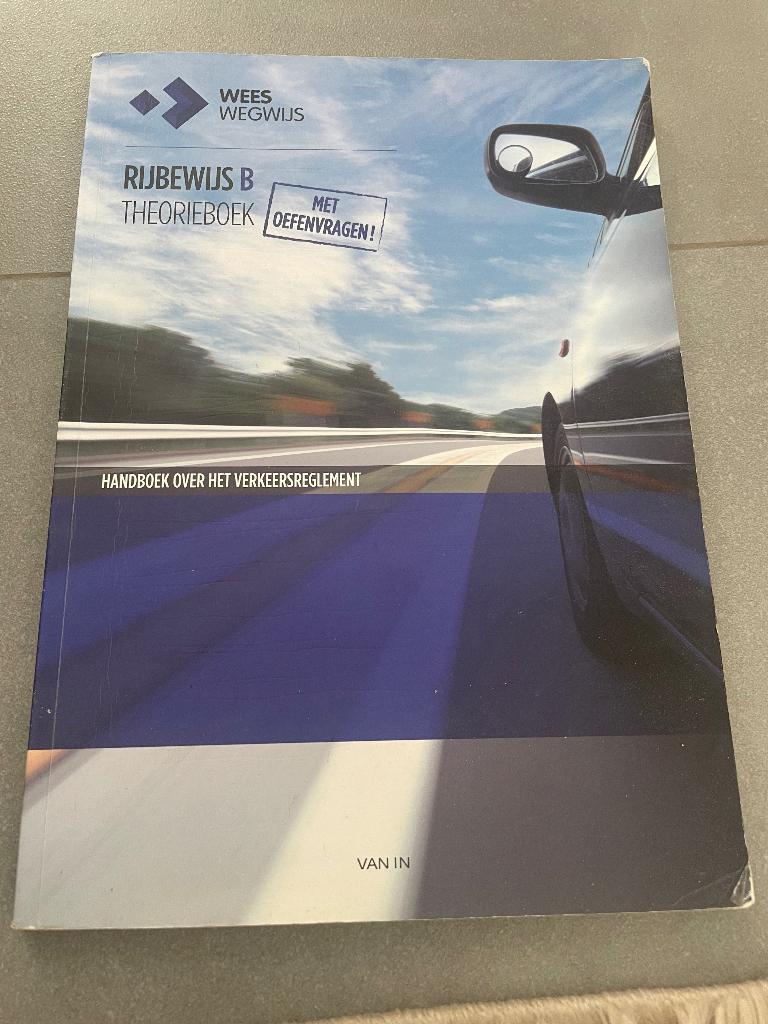 Boek theorieboek rijbewijs, Diverse auteurs, Enlèvement, Utilisé, Ne s'applique pas