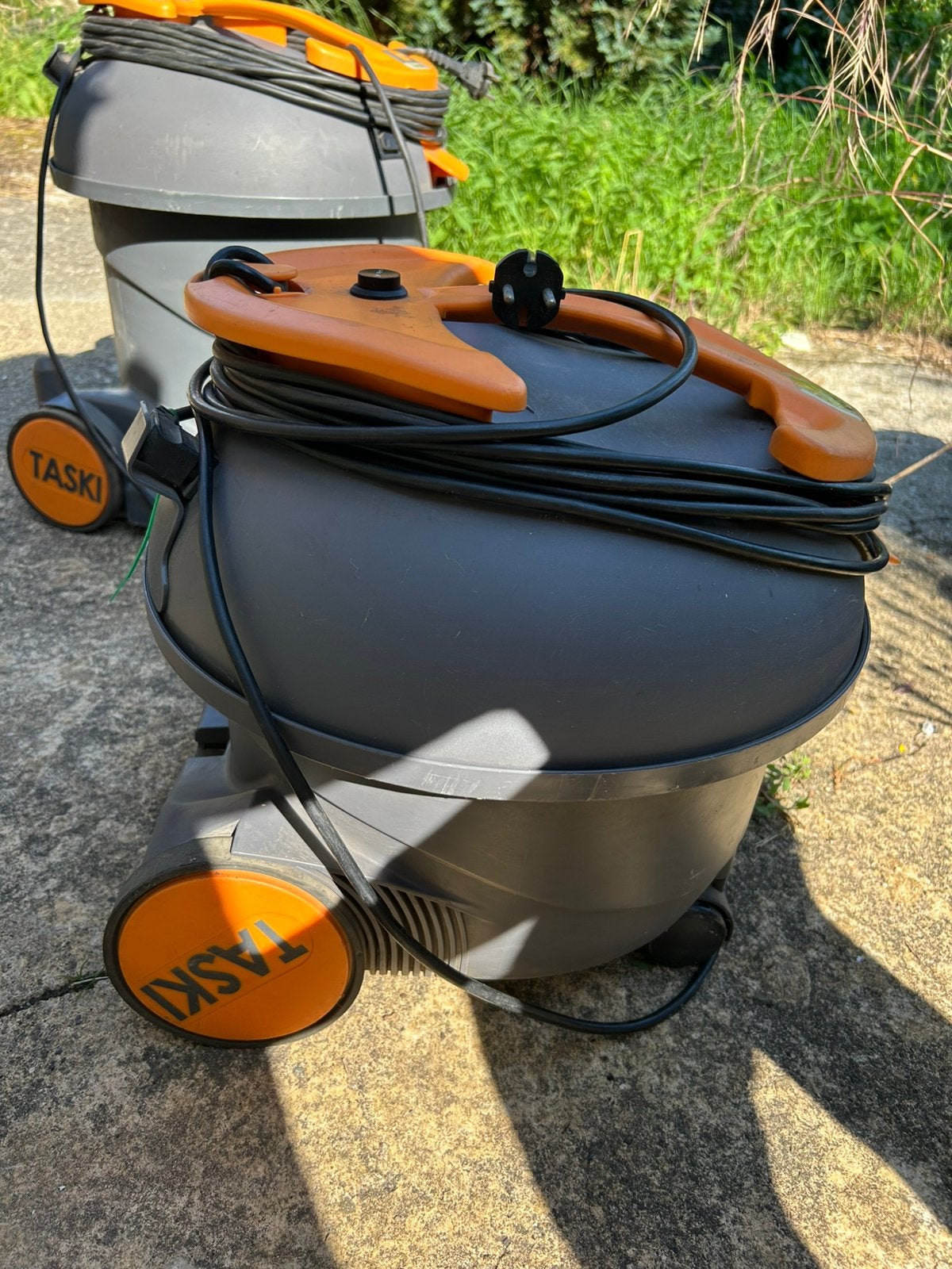Aspirateur professionnel TASKI VENTO 8 - Compact et puissant, Enlèvement, Utilisé, Aspirateur traîneau