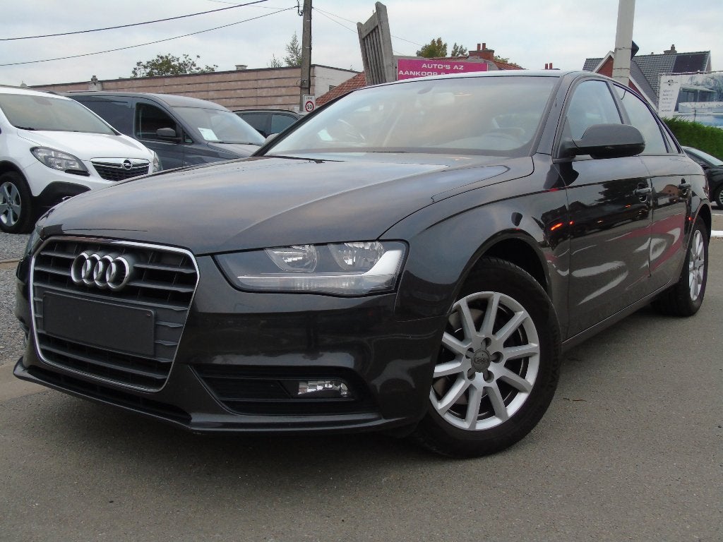 Audi A4 2.0 TDI *09/2013 *1e Eigen *Ohboekje *Navi *Airco, Auto's, Voorwielaandrijving, Stof, 110 kW, 4 cilinders