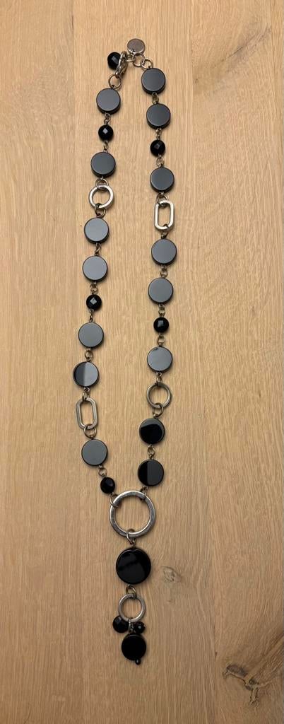 Zwarte lange ketting van Roses of Antwerp, Handtassen en Accessoires, Kettingen, Ophalen of Verzenden, Zo goed als nieuw, Zwart