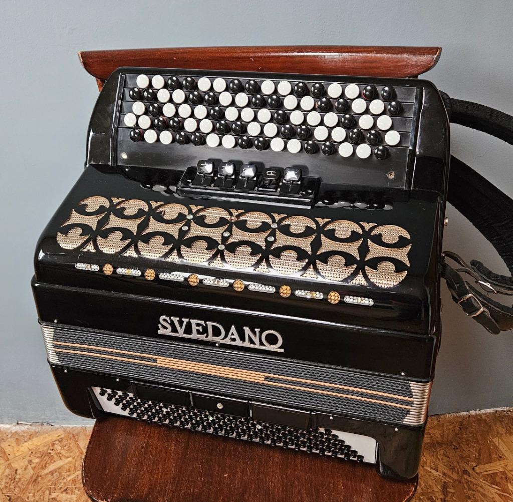 Accordeon Svedano do1 met garantie, Muziek en Instrumenten, Ophalen, Gebruikt, Met koffer, Knopaccordeon