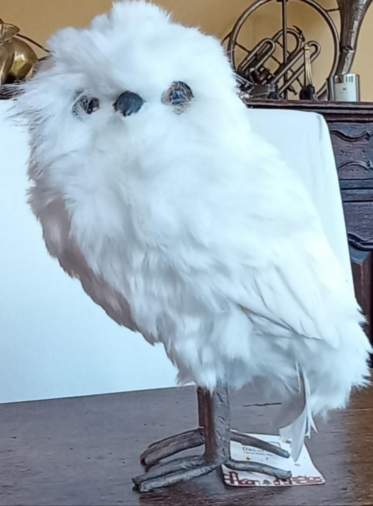 Hibou décoratif en parfait état.